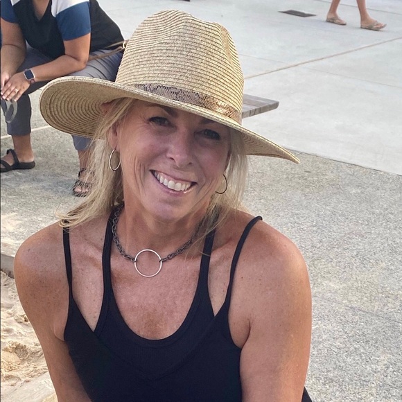 Meet your Posher, Robin - Picture 1 of 1